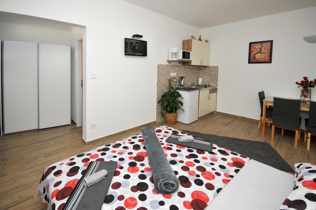 Apartments Josip 트로기르 객실 사진