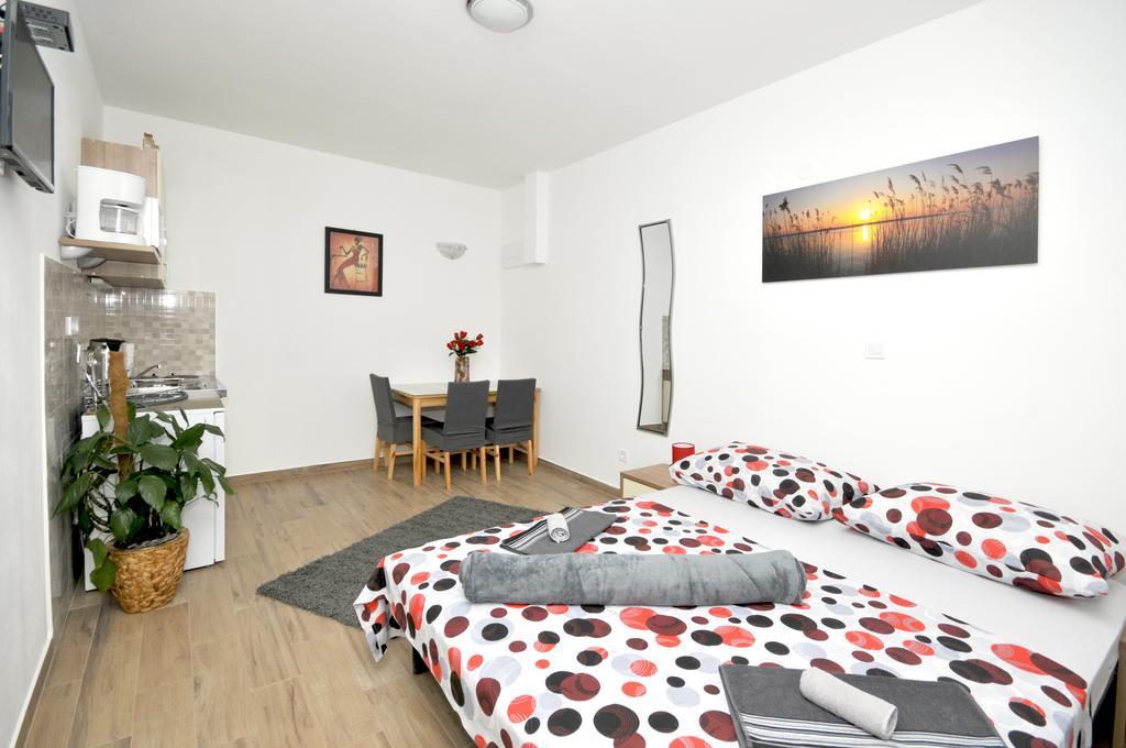 Apartments Josip 트로기르 객실 사진